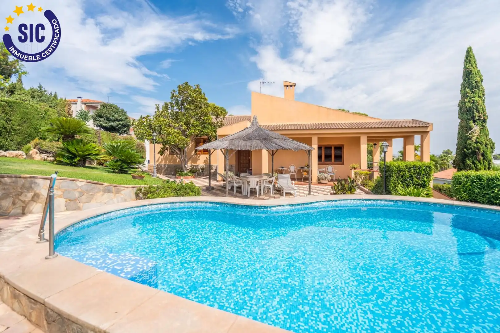 Detached house with pool for sale in Calle ALBACETE S PERENCHIZA
