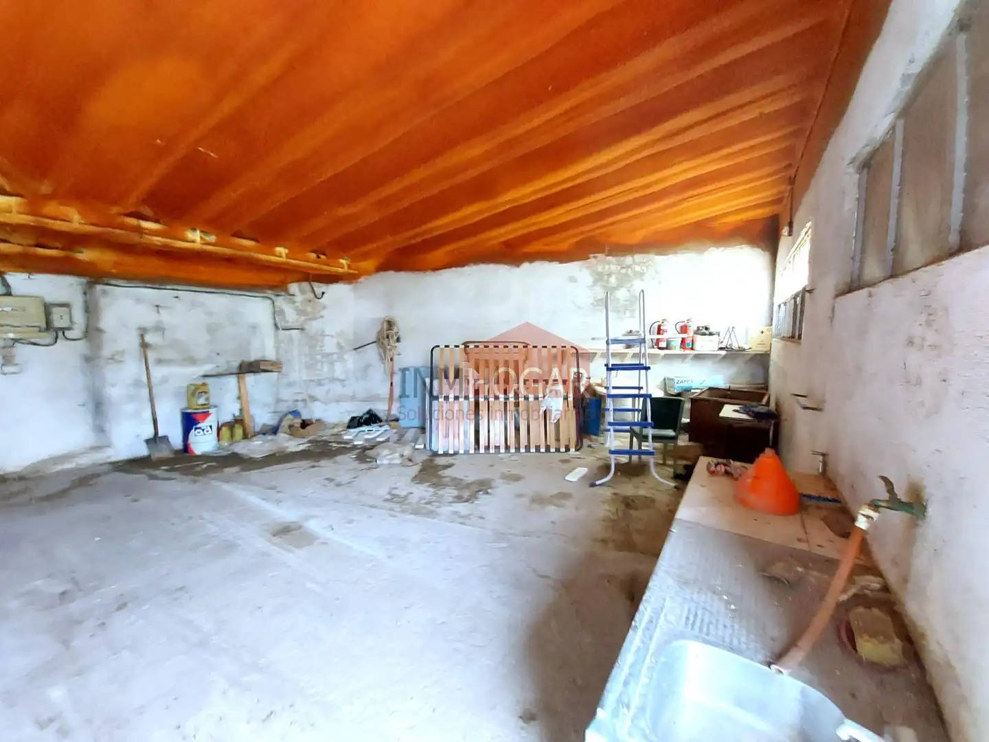 Industrial buildings for sale in Adanero
