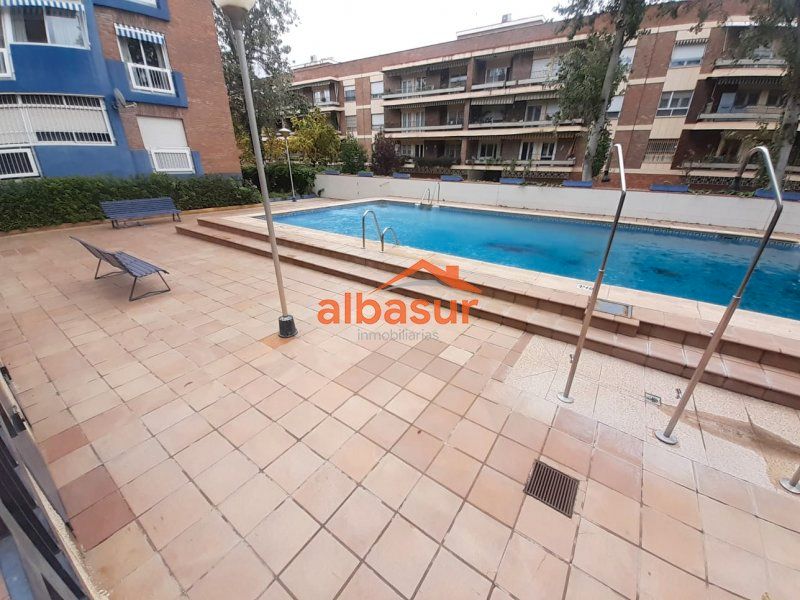 Piscina de Pis en venda en  Córdoba Capital amb Calefacció, Traster i Piscina comunitària
