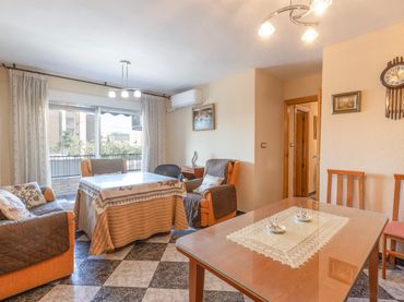 Piso con balcón en venta en Calle Palencia