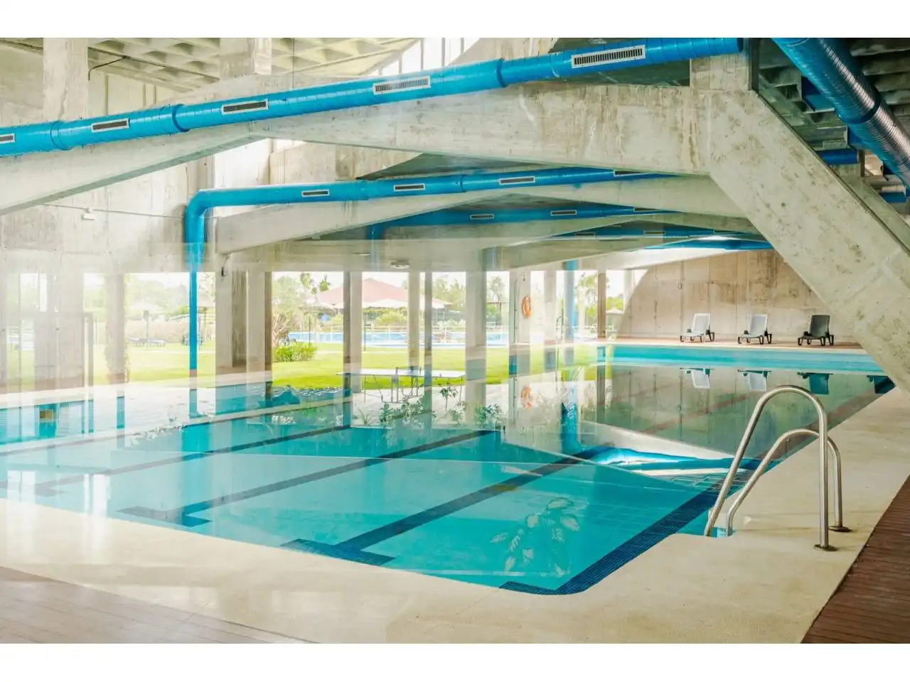 Piscina de Pis en venda en Benahavís amb Aire condicionat, Terrassa i Traster