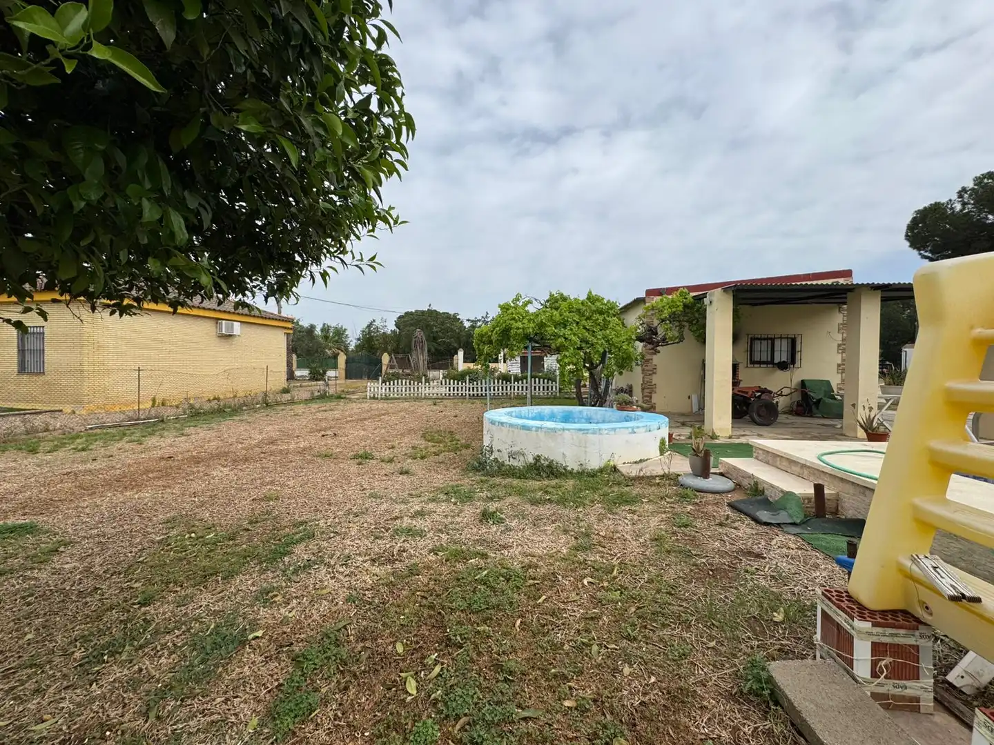 Casa o chalet en venta en Carmona con Terraza, Trastero y Piscina