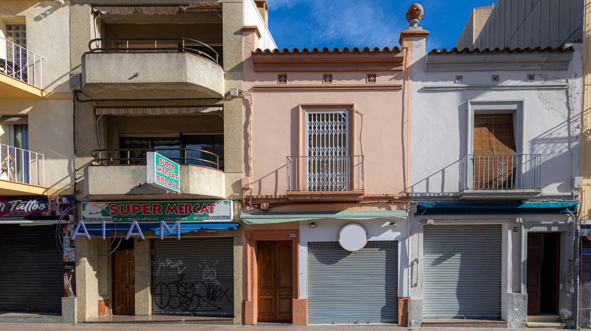 Exterior view of House or chalet for sale in Calella