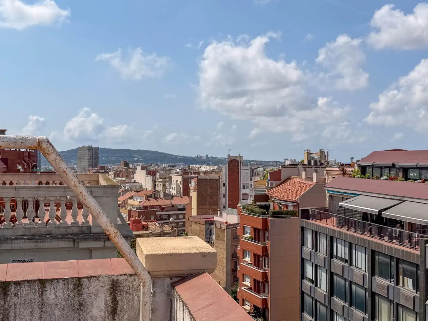 Vista exterior de Pis en venda en Barcelona amb Calefacció, Parquet i Terrassa