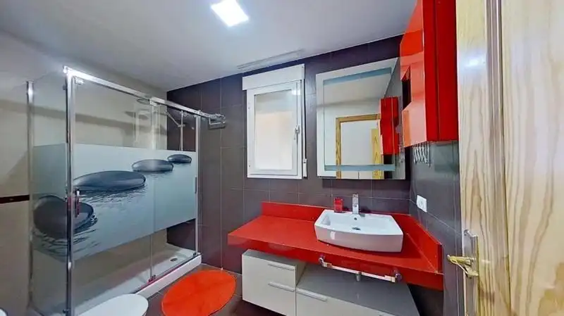 Badezimmer von Dachboden zum Verkauf in Cúllar Vega mit Terrasse und Balkon