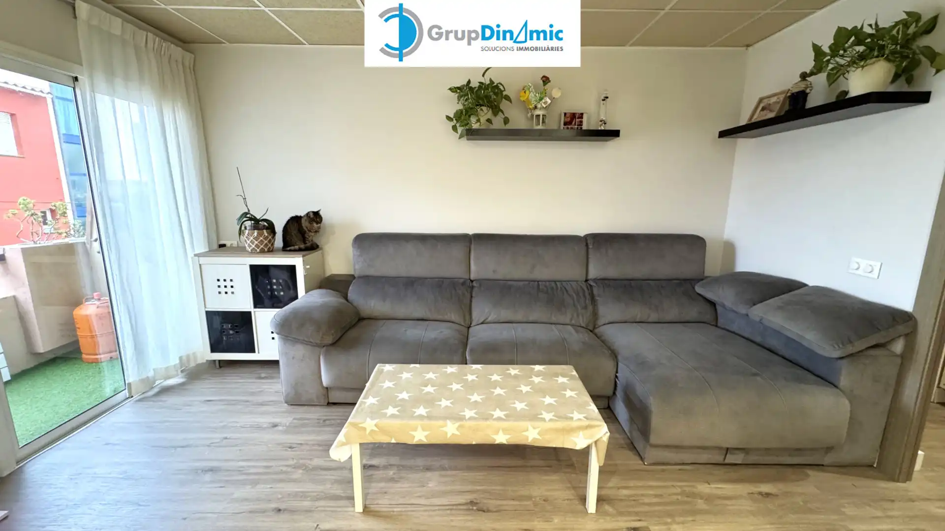 Wohnzimmer von Wohnung zum Verkauf in Palamós mit Parkett, Terrasse und Ofen