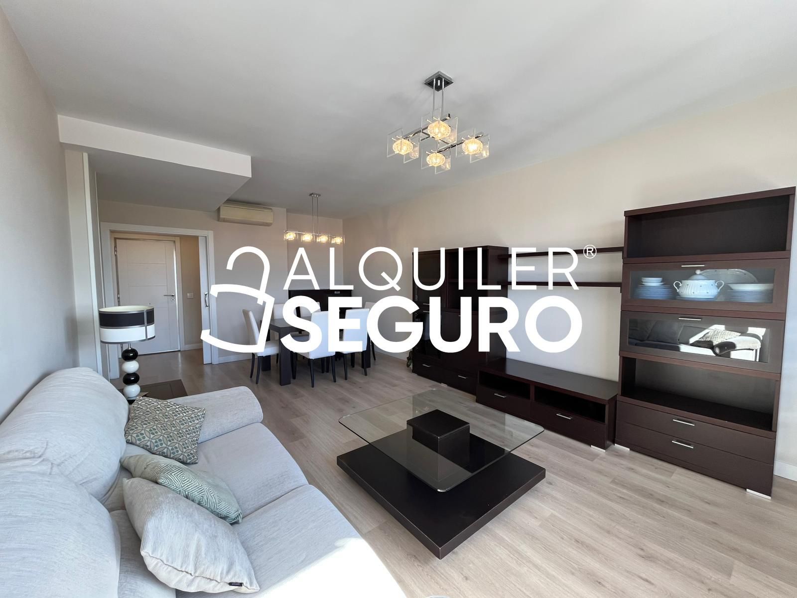 Living room of Flat to rent in  Madrid Capital  with Air Conditioner, Heating and Storage room