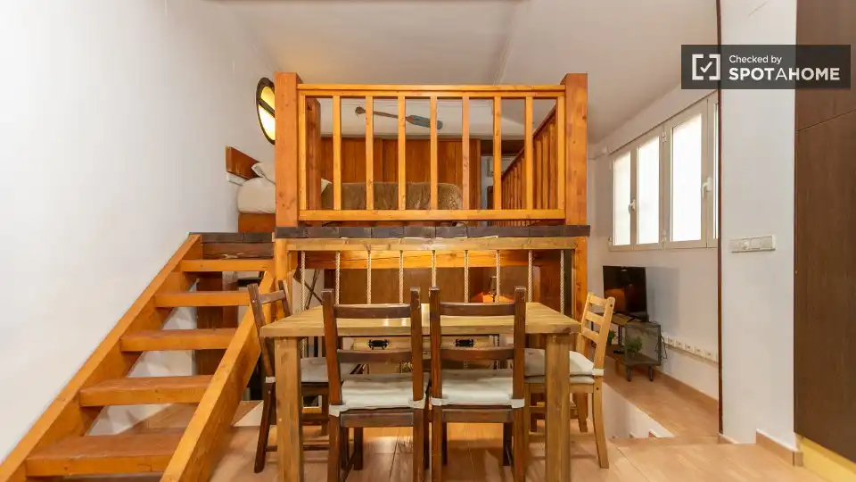 Dining room of Flat for rent in Valencia  with Air Conditioner, Heating and Furnished