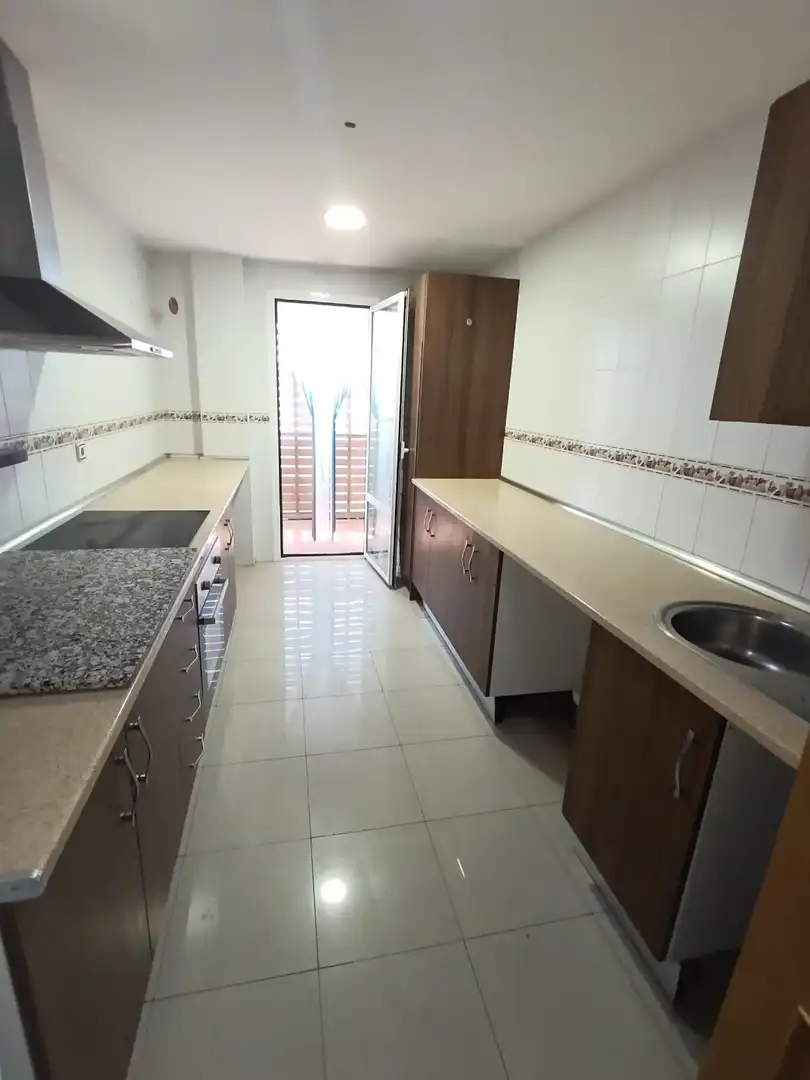 Cuina de Dúplex en venda en Linares amb Aire condicionat, Calefacció i Terrassa