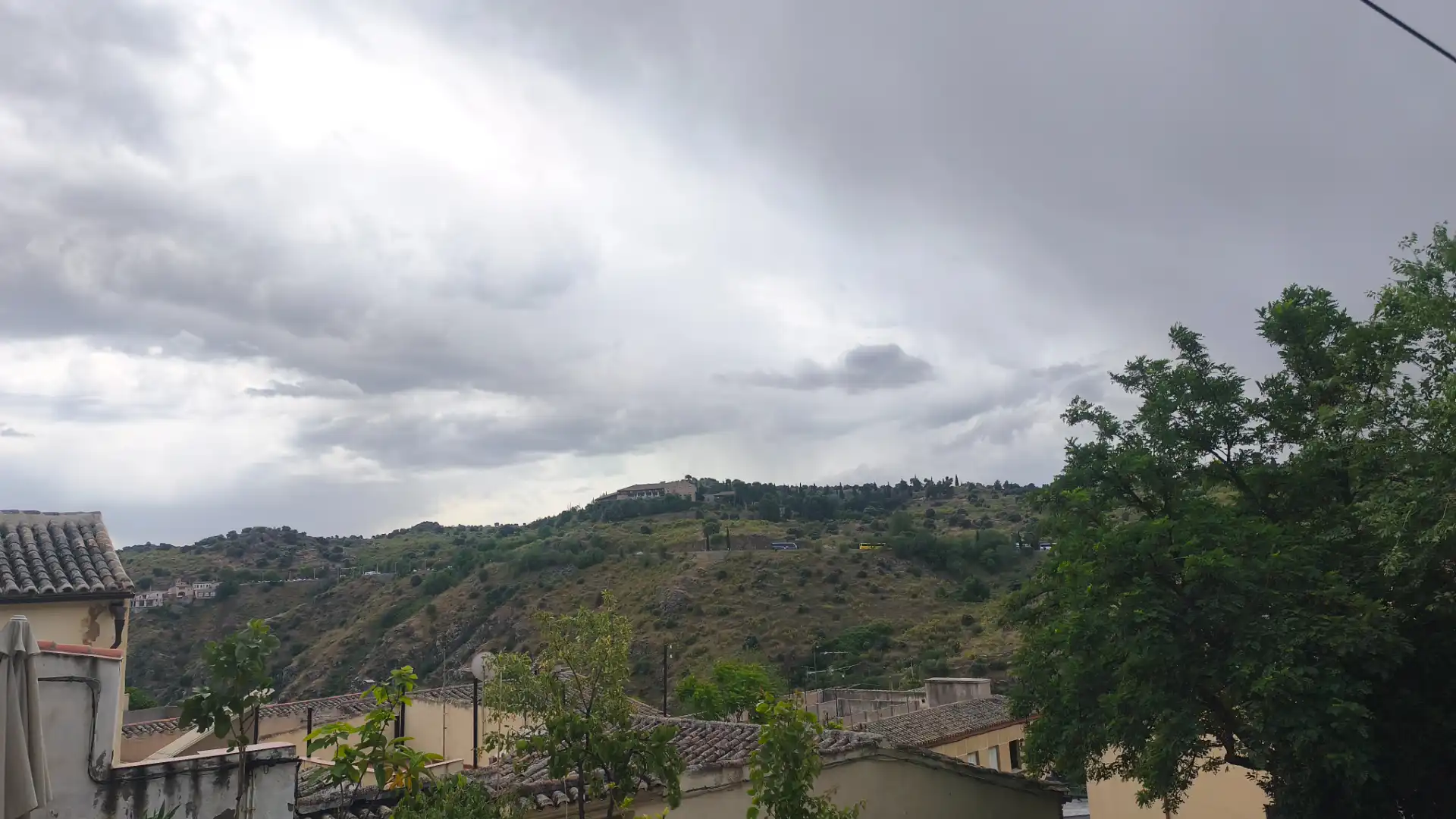 Vista exterior de Edificio en venta en Toledo