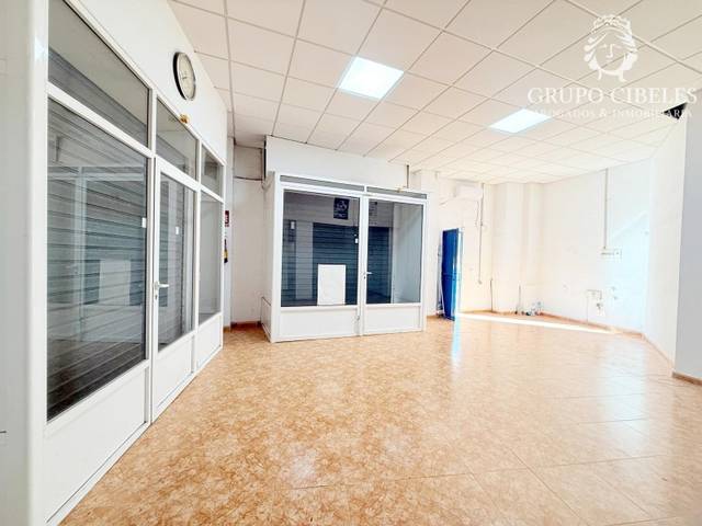 Local comercial en Alquiler en Nueva Andalucía