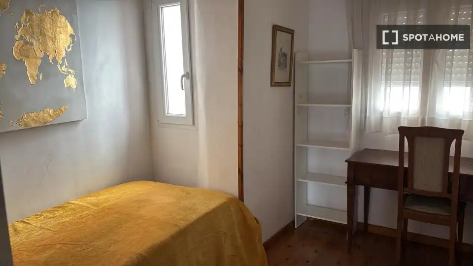 Piso con terraza en alquiler en L'Eixample, imagen 13