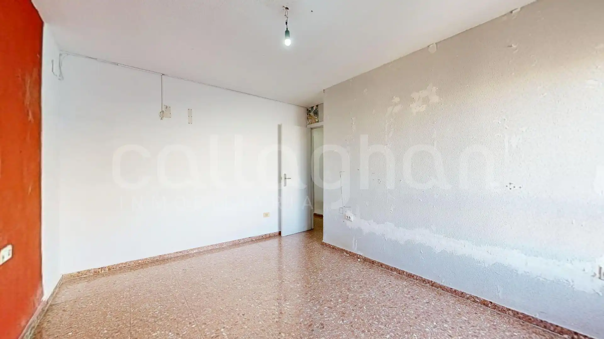 Flat for sale in Valencia  with Balcony