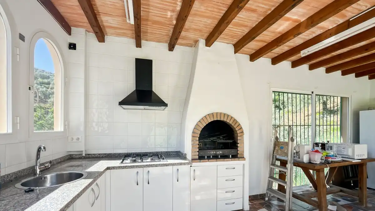 Cuina de Finca rústica en venda en Málaga amb Aire condicionat, Traster i Piscina