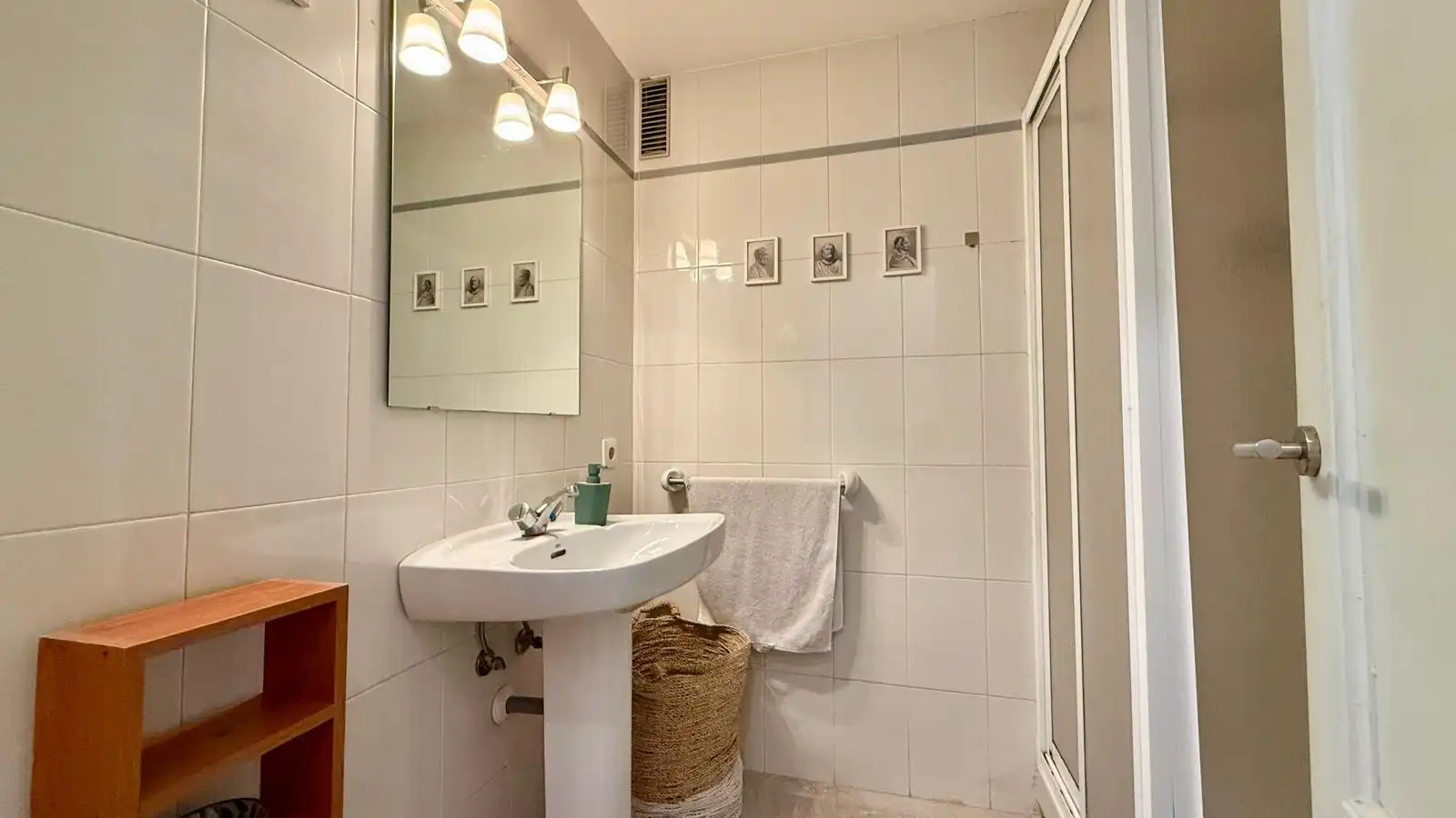 Bathroom of Apartments for sale in Altea  with Air Conditioner, Furnished and Oven