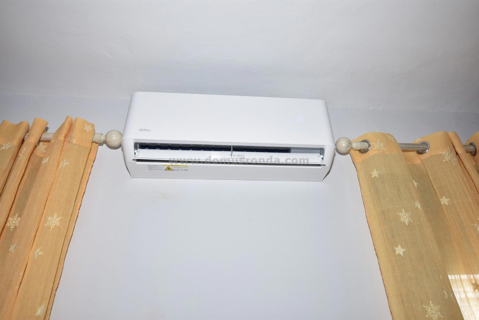 Vista exterior de Dúplex en venda en Ronda amb Aire condicionat i Calefacció