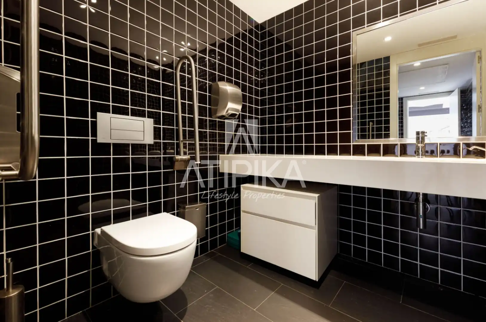 Bathroom of Office for rent in Eixample