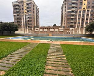 Piscina de Pis en venda en Castellón de la Plana / Castelló de la Plana amb Aire condicionat, Terrassa i Moblat