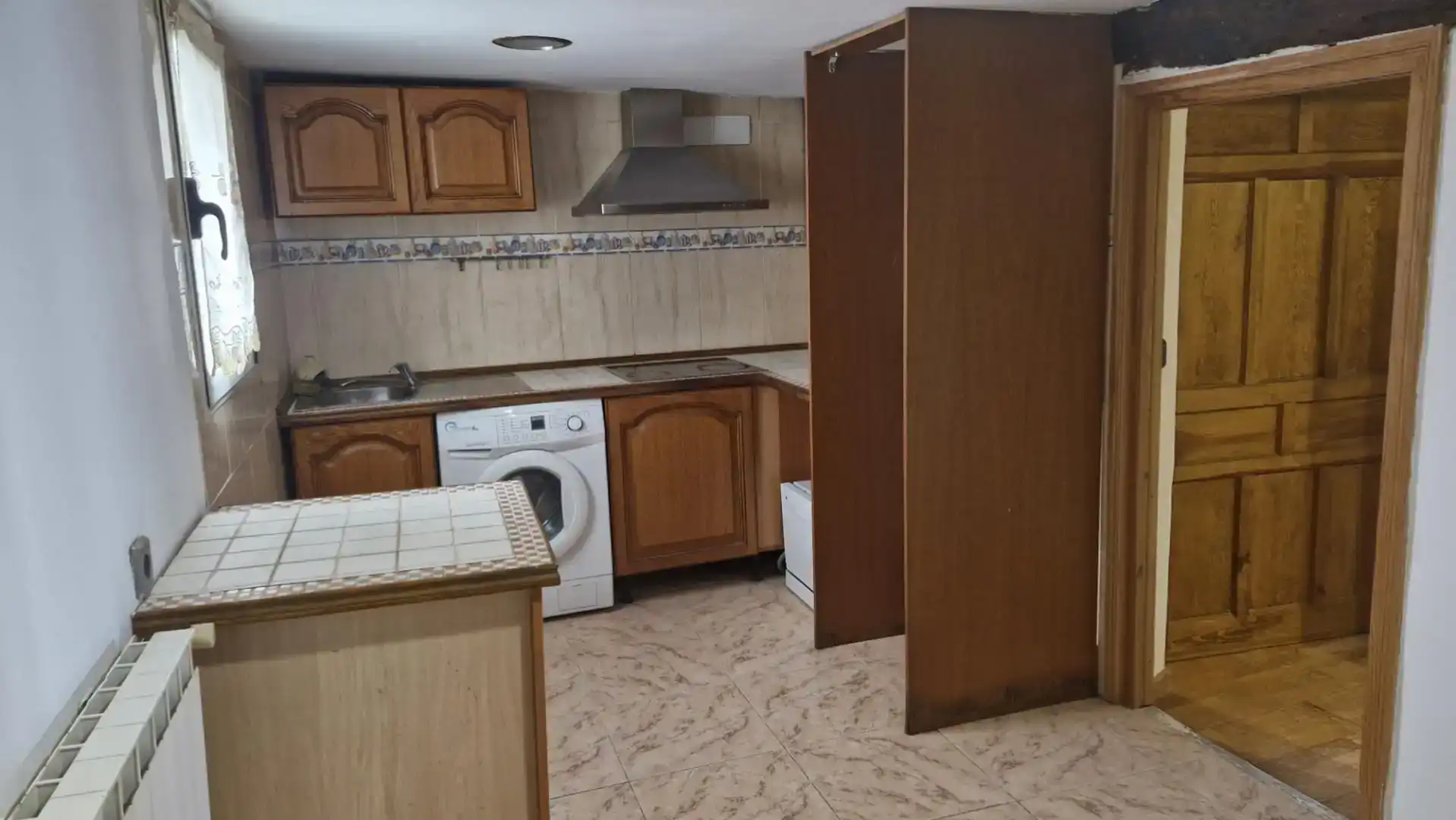 Cuina de Casa adosada en venda en Ribafrecha amb Parquet, Moblat i Rentadora
