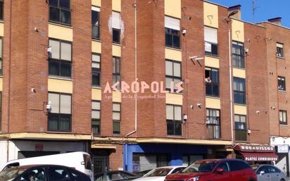 Vista exterior de Pis en venda en León Capital  amb Calefacció i Traster
