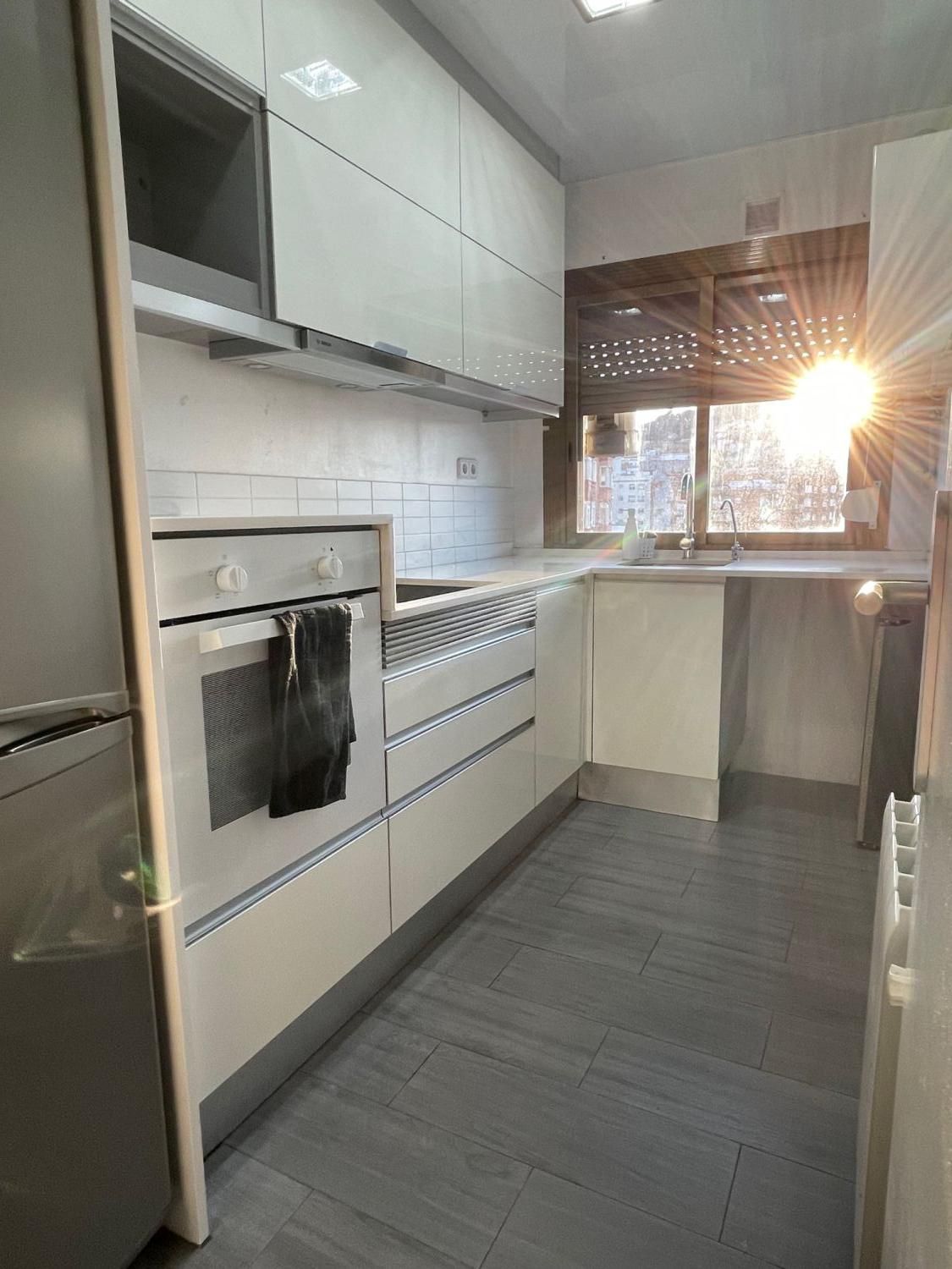 Cuina de Pis en venda en Sant Vicenç Dels Horts amb Aire condicionat, Calefacció i Parquet