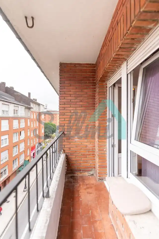Terrassa de Pis de lloguer en Oviedo  amb Calefacció, Parquet i Terrassa