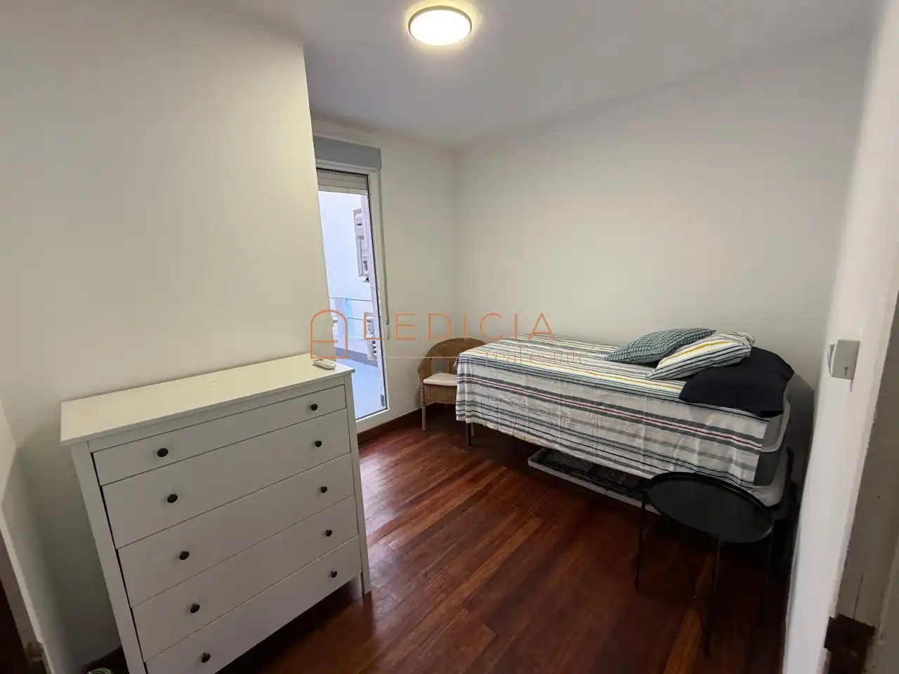 Habitación de Casa o chalet de alquiler en Cangas  con Calefacción, Jardín privado y Parquet