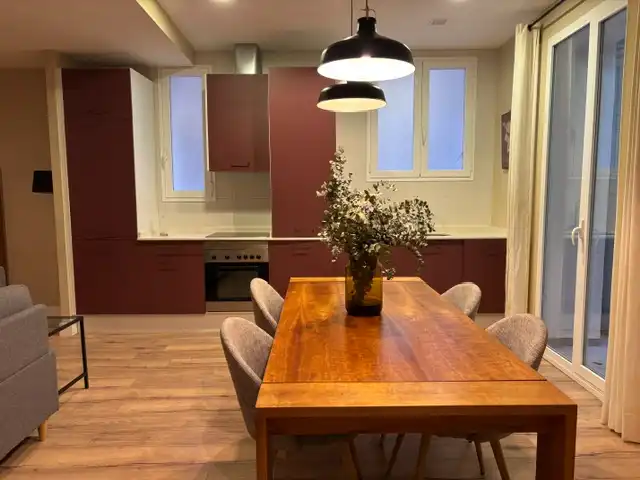Comedor de Piso de alquiler en  Pamplona / Iruña con Calefacción, Parquet y Amueblado