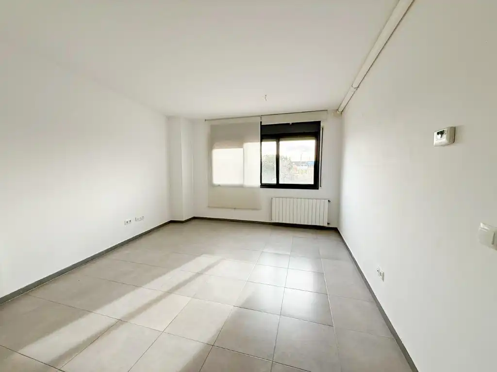 Dormitori de Dúplex en venda en Figueres amb Aire condicionat i Moblat