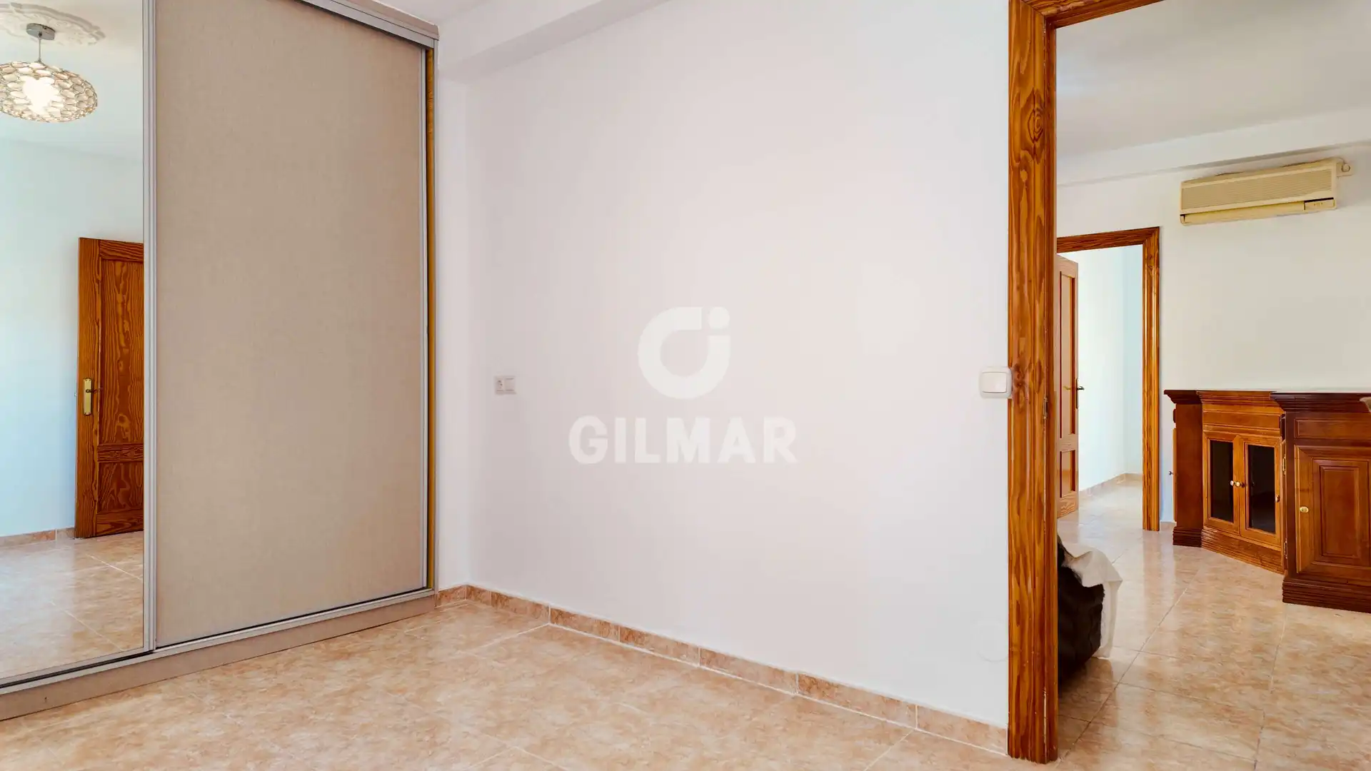 Habitación de Piso en venta en Fuengirola con Calefacción y Balcón