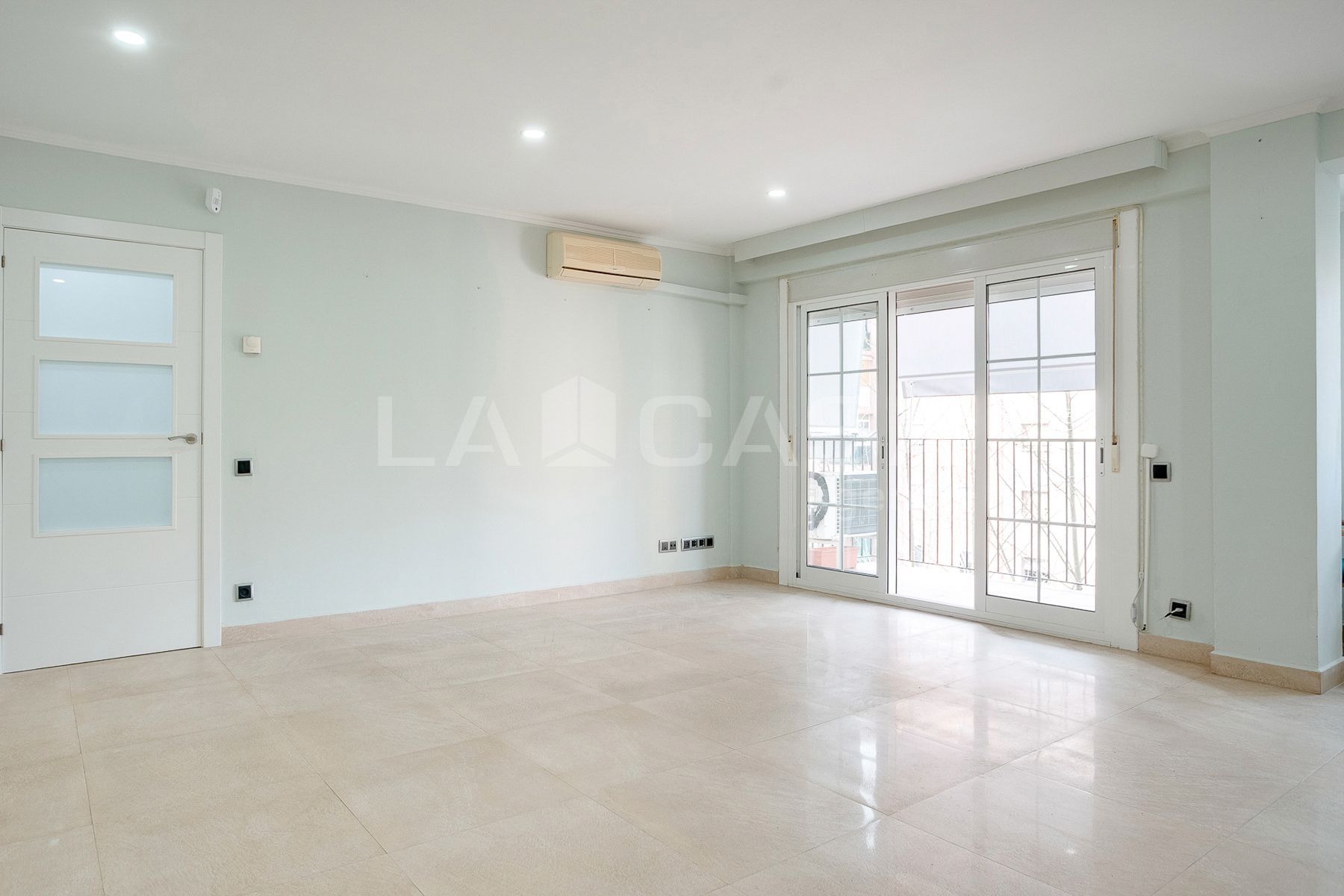 Sala de estar de Piso en venta en Sant Adrià de Besòs con Calefacción y Balcón