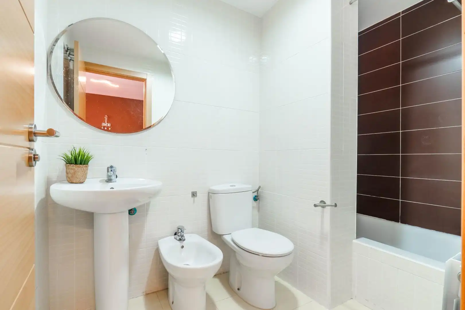 Baño de Planta baja en venta en La Zubia con Terraza y Trastero