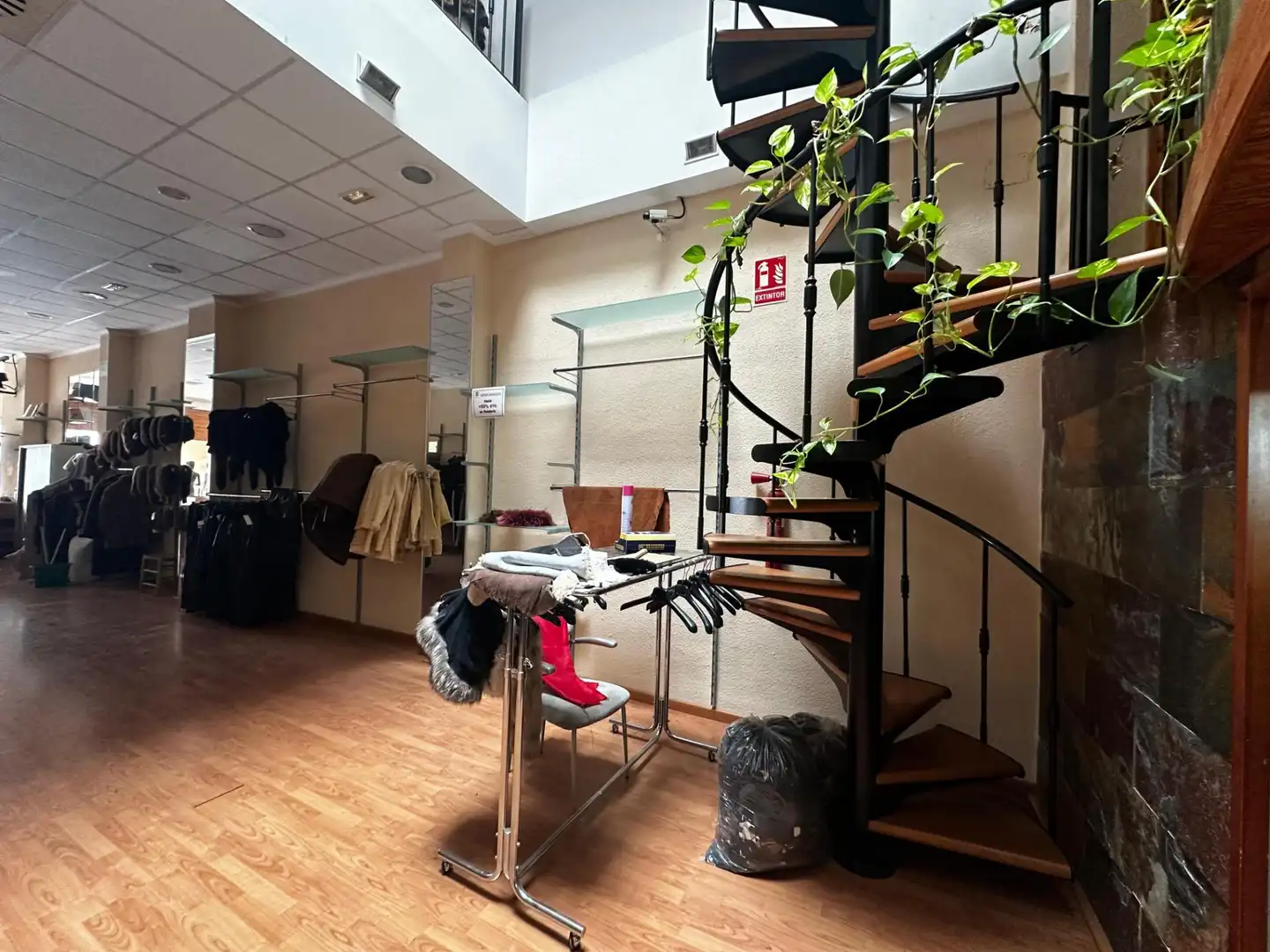 Business premises for sale in Calle MESTRE TORRES