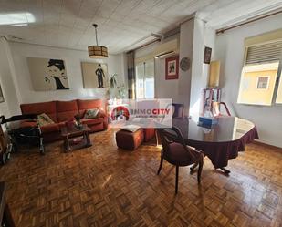 Living room of Flat for sale in  Valencia Capital  with Air Conditioner, Heating and Furnished