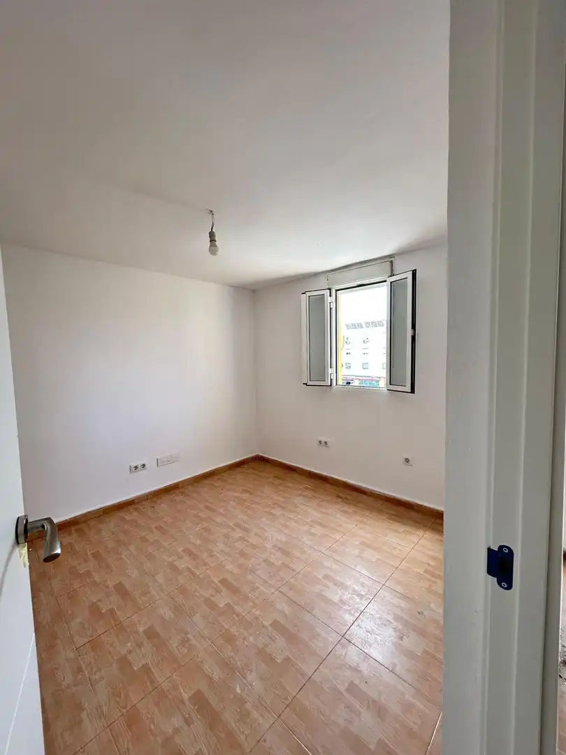 Dormitori de Casa o xalet en venda en Sevilla amb Aire condicionat i Balcó