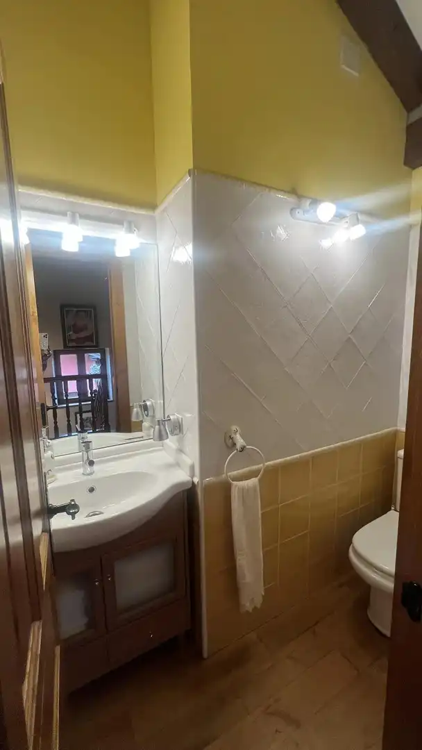 Badezimmer von Haus oder Chalet zum Verkauf in Suances mit Heizung, Privatgarten und Parkett