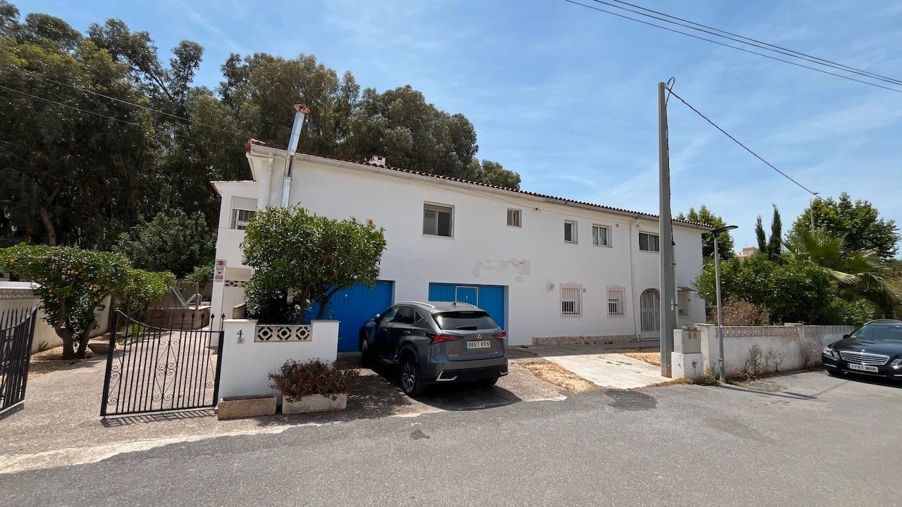 Vista exterior de Edifici en venda en L'Alfàs del Pi