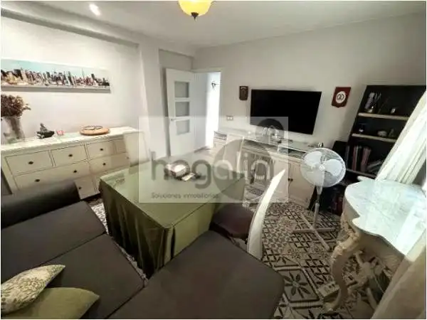 Sala d'estar de Pis de lloguer en Sevilla amb Aire condicionat i Moblat