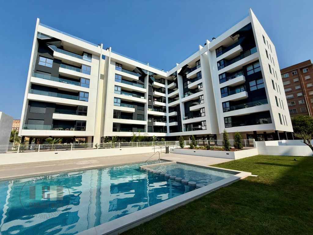 Piscina de Piso en venta en Castellón de la Plana / Castelló de la Plana con Aire acondicionado, Terraza y Piscina
