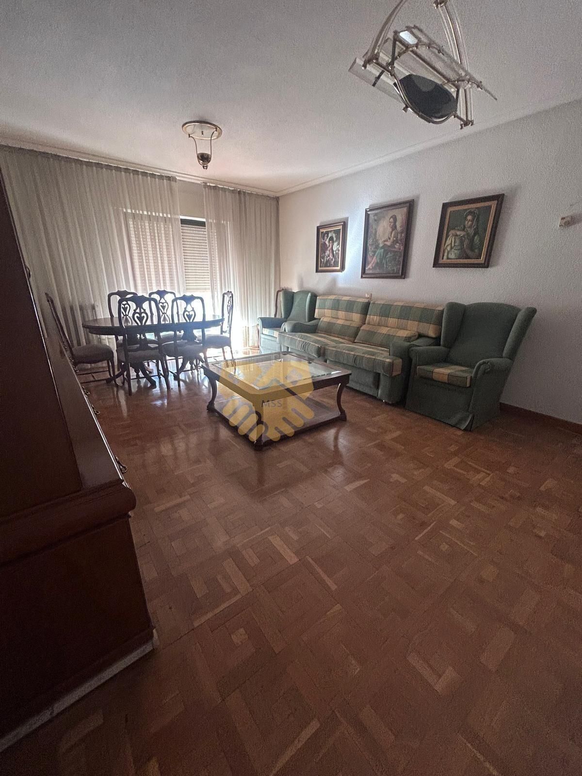 Sala d'estar de Pis en venda en Salamanca Capital amb Calefacció i Balcó