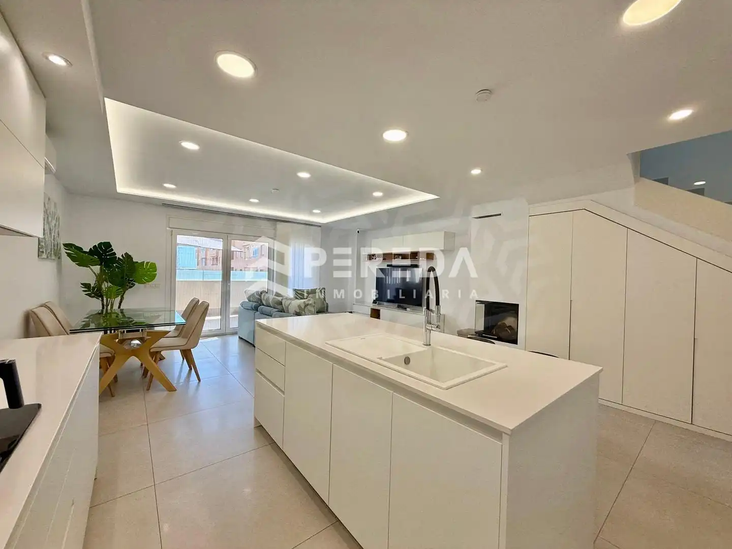Kitchen of Houses for sale in Roquetas de Mar  with Air Conditioner, Private garden and Terrace