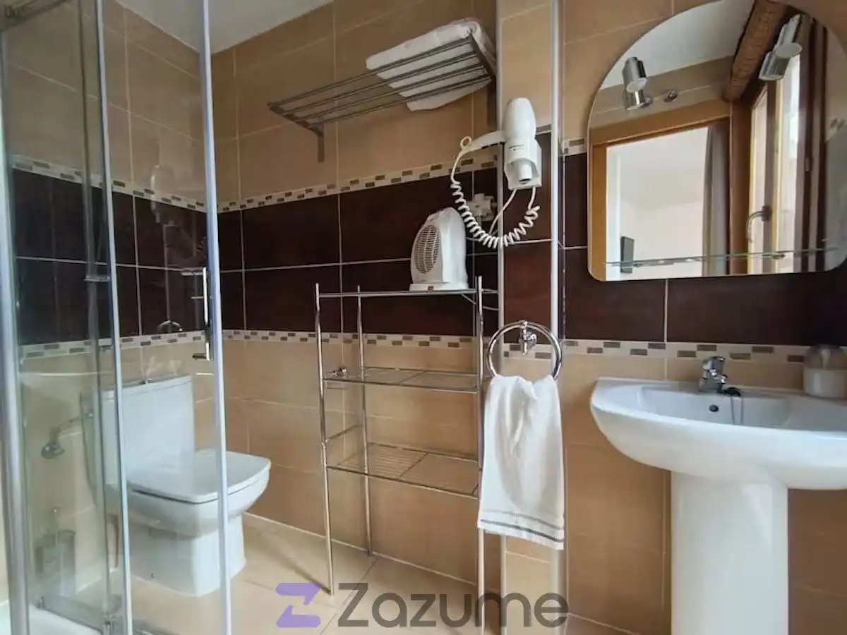 Bathroom of Flat for rent in Toledo  with Air Conditioner, Heating and Parquet flooring