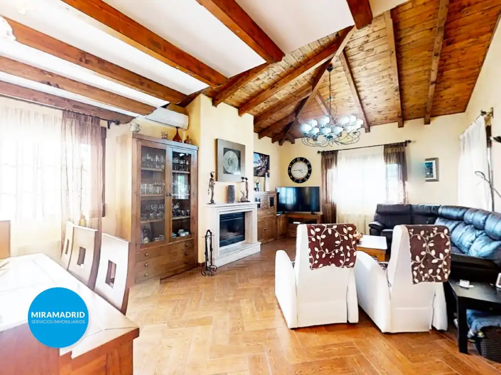 Sala de estar de Casa o chalet en venta en Torrejón del Rey con Piscina