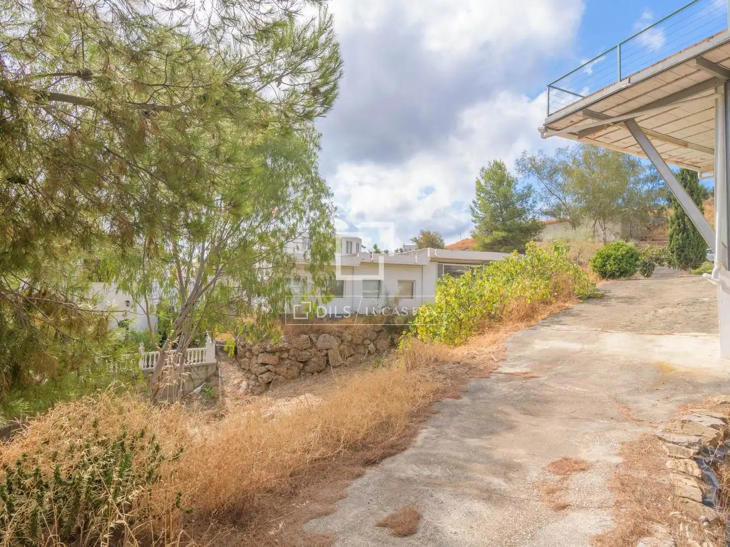Vista exterior de Finca rústica en venda en Viñuela amb Jardí privat i Piscina
