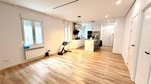 Foto 2 de Piso en venta en C. Eulalio Ferrer, Numancia - San Fernando, Santander