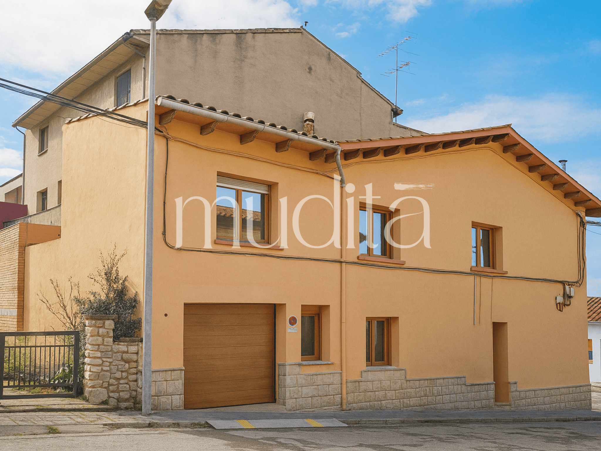 Exterior view of Single-family semi-detached for sale in Roda de Ter  with Heating, Terrace and Oven
