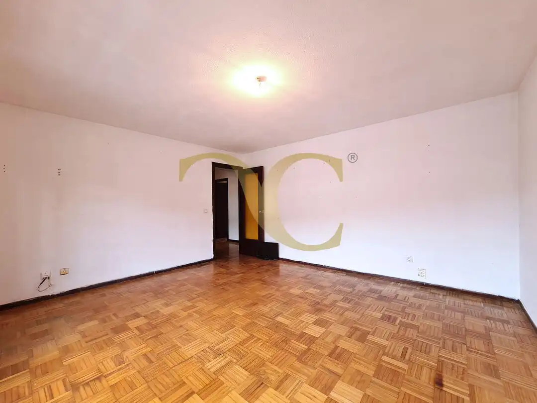Bedroom of Flat for sale in Oviedo   with Heating and Private garden