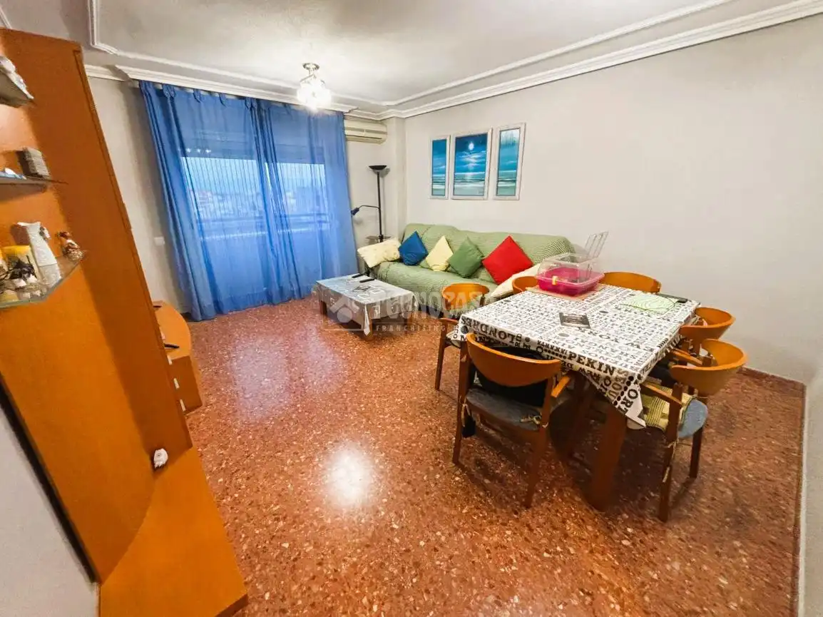 Sala de estar de Piso en venta en Quart de Poblet con Aire acondicionado, Trastero y Balcón