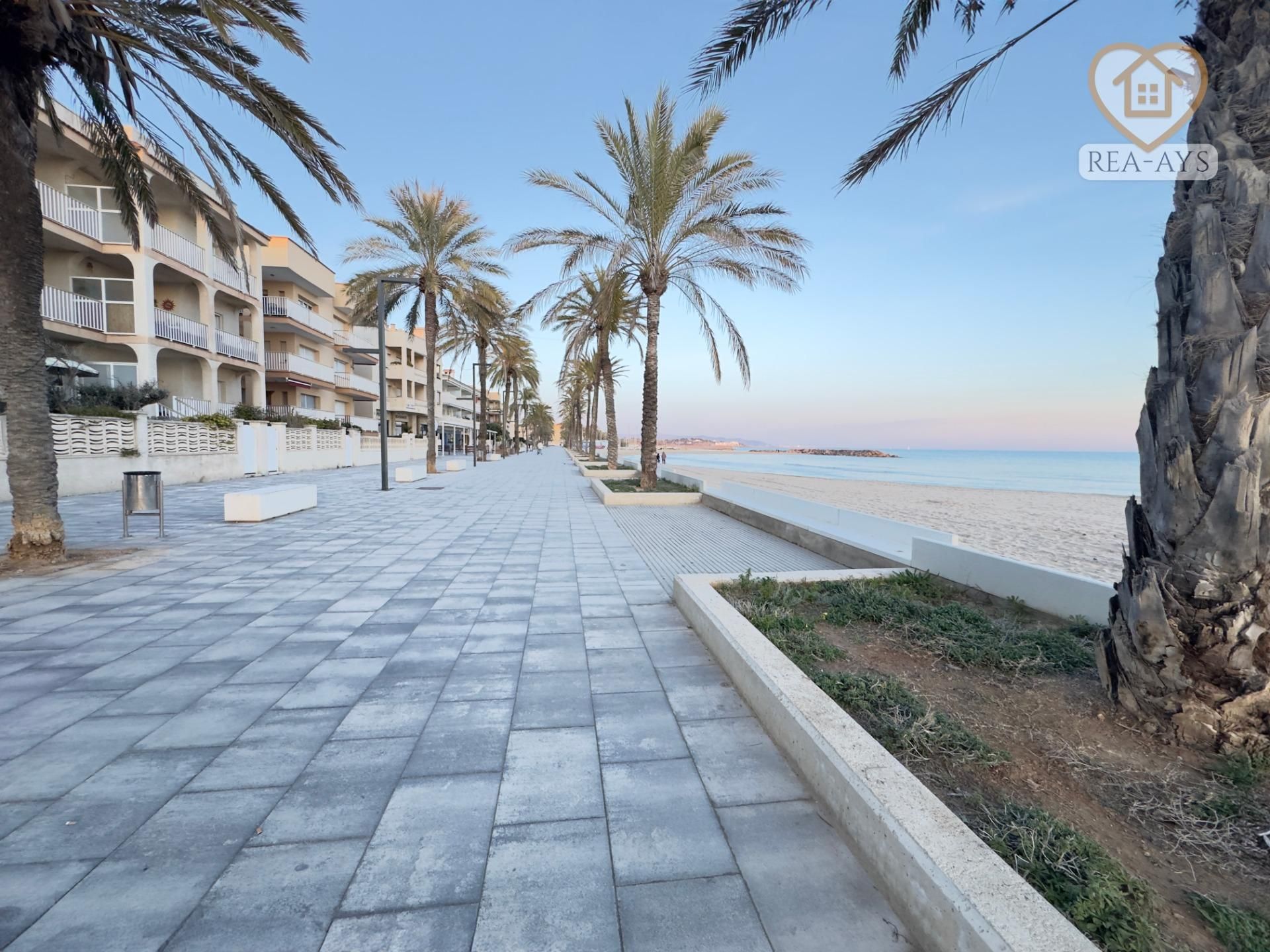 Flat for sale in Carrer JOSEP TARRADELLAS DE, Marítim