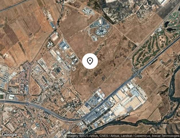 Local comercial en Venta en Vía Complutense en Caballería Española